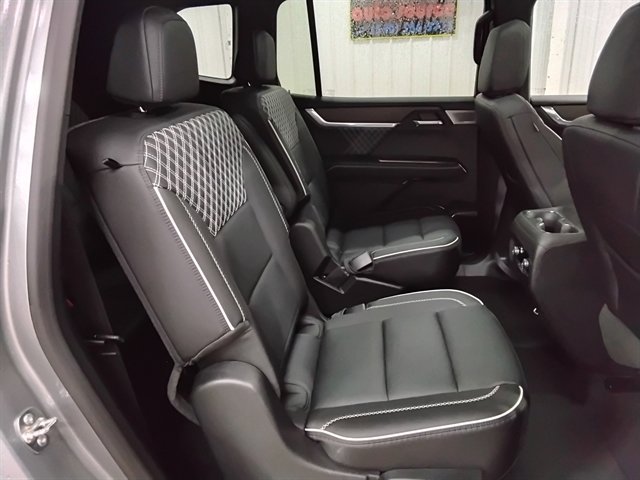 Used 2025 GMC Acadia Denali w/ Super Cruise Package image 16
