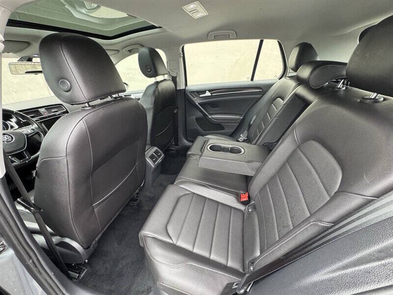 Used 2015 Volkswagen Golf S FWD image 12