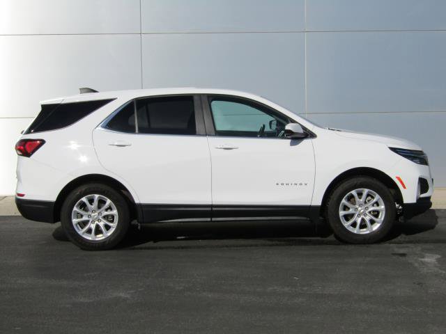 Used 2023 Chevrolet Equinox LT w/ Driver Convenience Package image 3