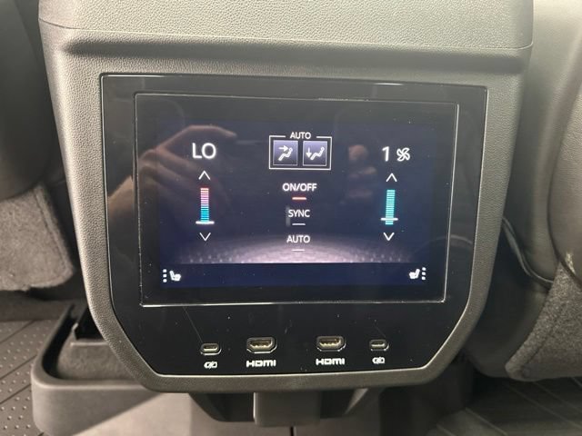 Used 2025 GMC Yukon XL Denali Ultimate AWD/4WD image 45