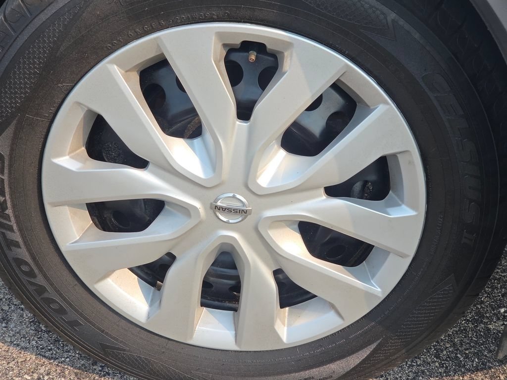 Used 2020 Nissan Rogue S AWD/4WD image 16