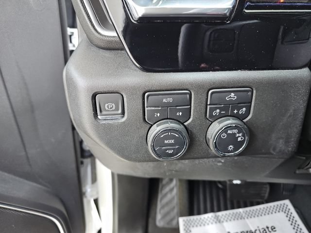 Used 2023 Chevrolet Silverado 1500 LT AWD/4WD image 9