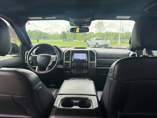 Used 2020 Ford Expedition XLT w/ Equipment Group 202A AWD/4WD image 24