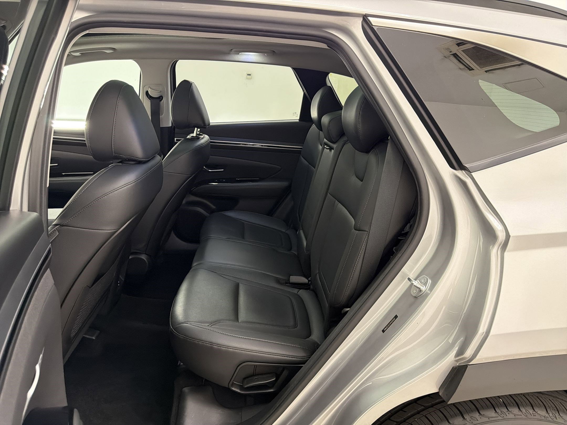 Used 2023 Hyundai Tucson Limited FWD image 13