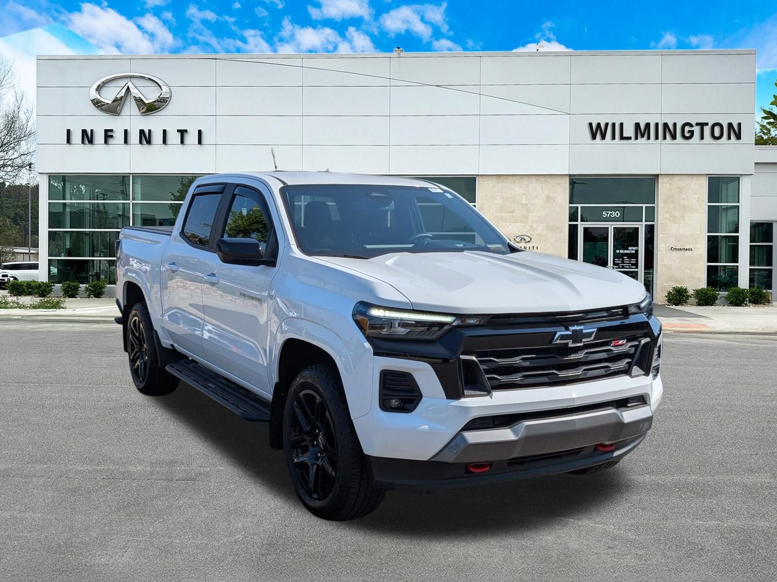 Used 2025 Chevrolet Colorado Z71 w/ Z71 Convenience Package 2 AWD/4WD image 1