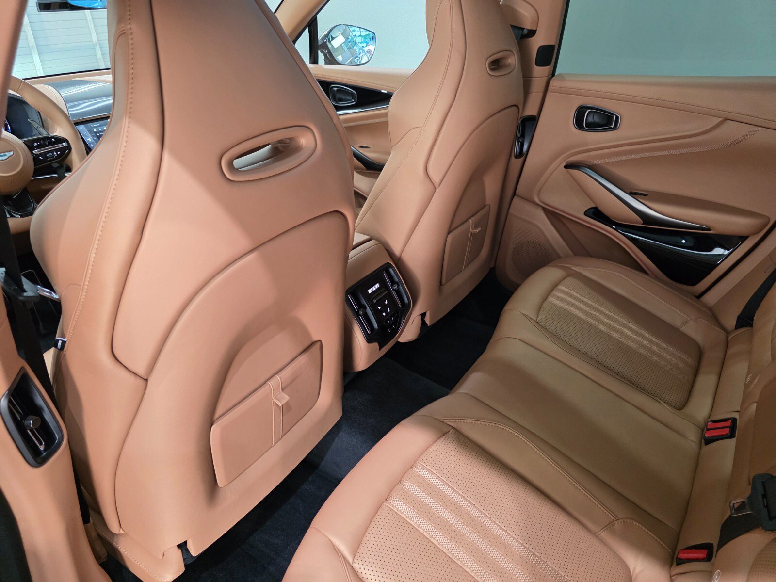 Used 2026 Aston Martin DBX 707 image 20