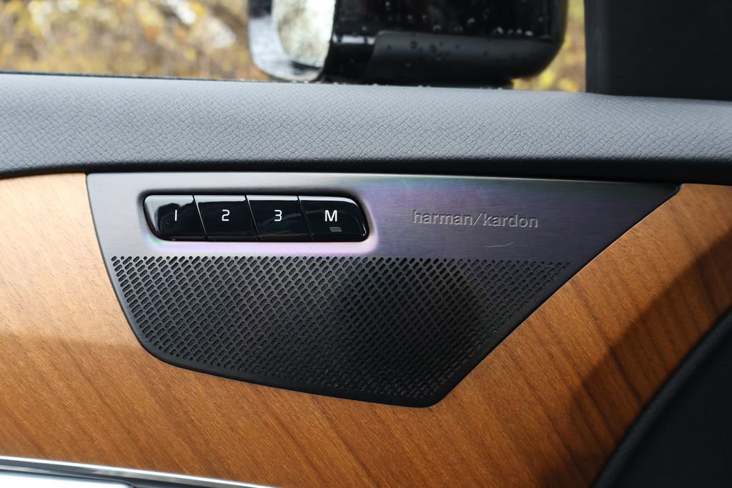 Used 2024 Volvo XC90 B6 Plus w/ Protection Package Premier image 36