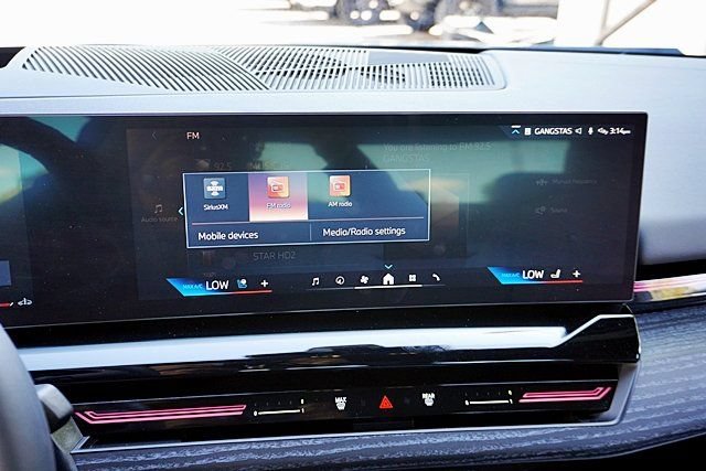 Used 2026 BMW 530i w/ Premium Package RWD image 25
