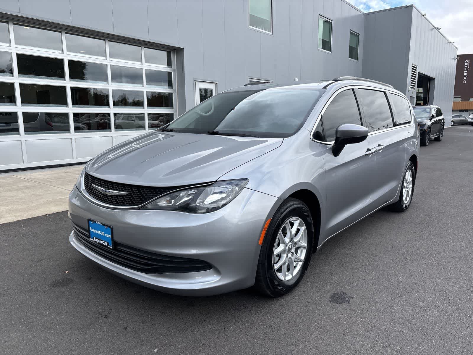 Certified 2020 Chrysler Voyager Lxi FWD image 1