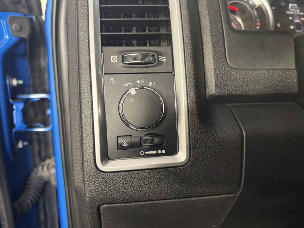 Used 2022 RAM 1500 Warlock AWD/4WD image 21