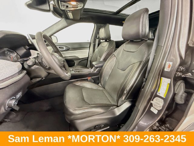 Used 2023 Jeep Compass Latitude w/ Sun and Sound Group AWD/4WD image 21