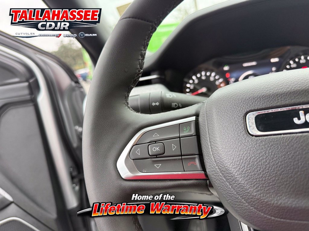 Used 2025 Jeep Compass Latitude AWD/4WD image 22