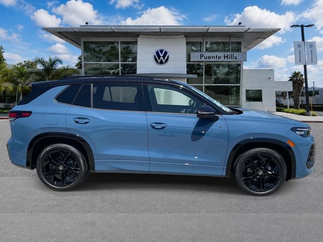 New 2026 Volkswagen Tiguan SE R-Line FWD image 3