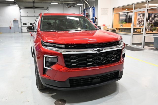 New 2026 Chevrolet Traverse LT w/ Sun and Wheel Package image 3