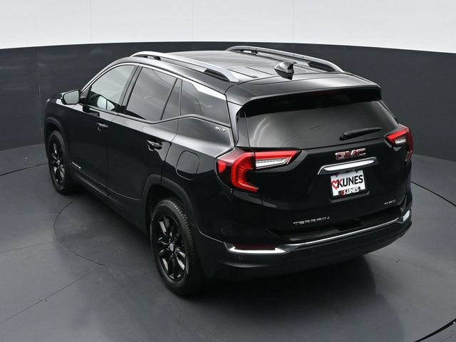 Used 2023 GMC Terrain SLT w/ Infotainment Package II AWD/4WD image 38