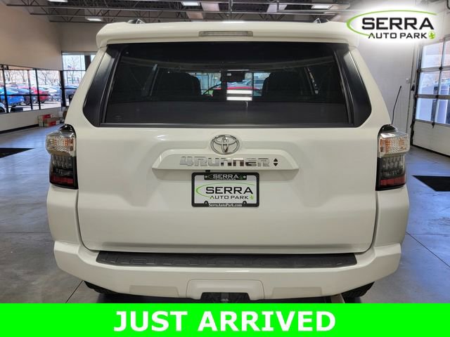 Used 2020 Toyota 4Runner SR5 Premium w/ Moonroof Package AWD/4WD image 6