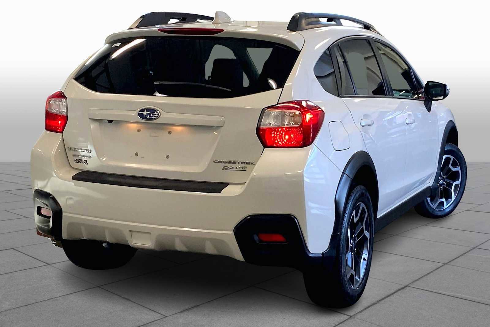 Used 2017 Subaru Crosstrek 2.0i Limited image 12