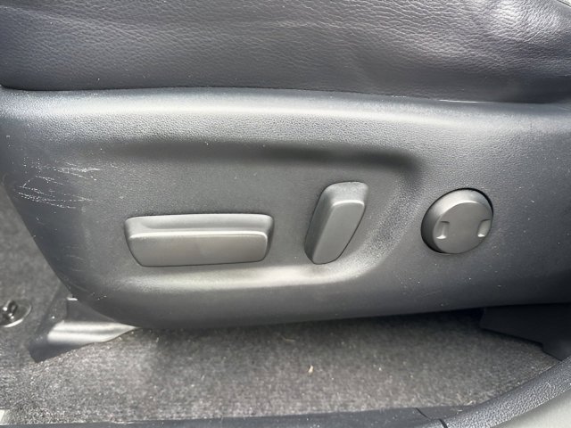 Used 2018 Toyota RAV4 Limited w/ Advanced Technology Package image 17