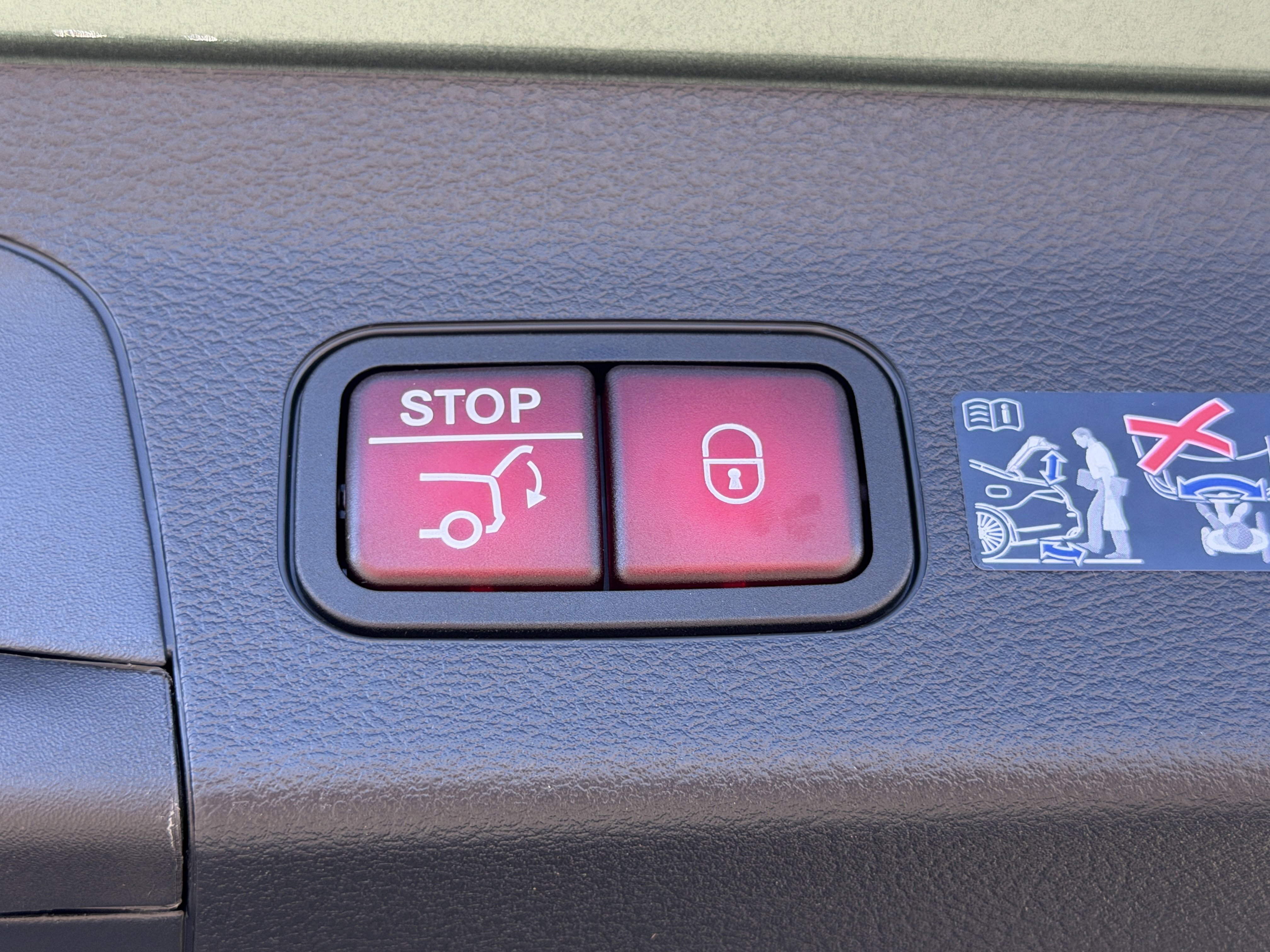 New 2026 Mercedes-Benz GLS 450 4MATIC image 14