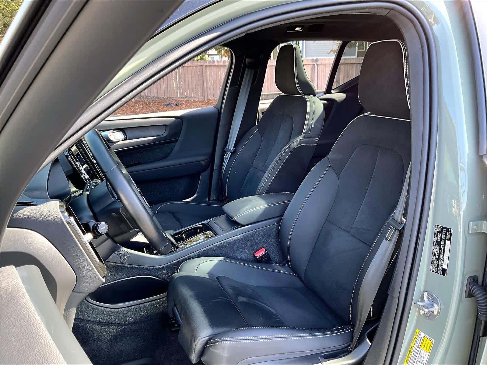 Used 2024 Volvo XC40 Recharge Ultimate w/ Protection Package Premier AWD/4WD image 29