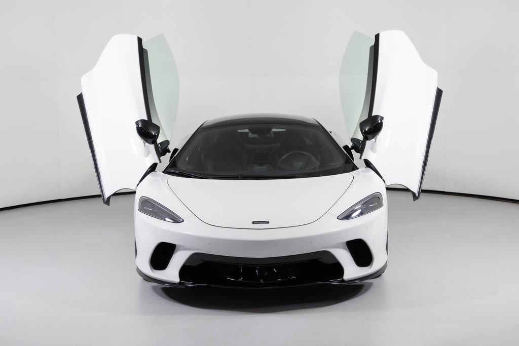 Used 2022 McLaren GT image 32
