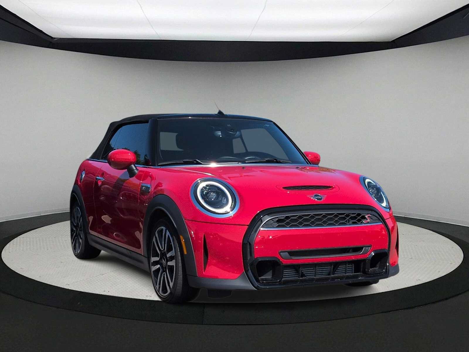 Used 2024 MINI Cooper S FWD image 2