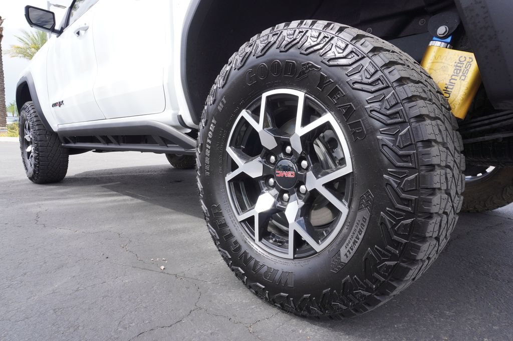 Used 2024 GMC Canyon AT4X AWD/4WD image 6