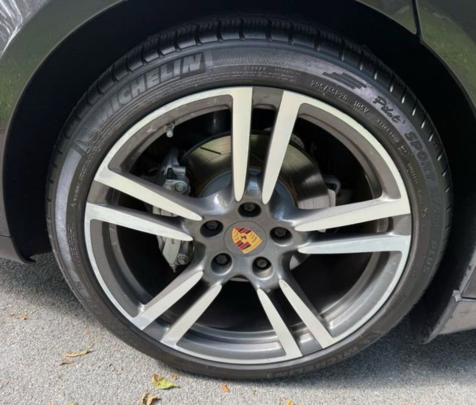 Used 2015 Porsche Panamera 4S image 13