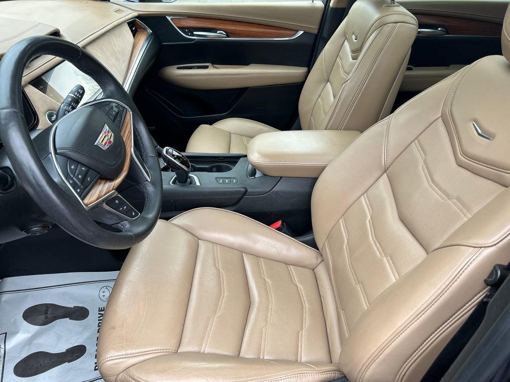 Used 2018 Cadillac XT5 Platinum w/ Driver Assist Package AWD/4WD image 11