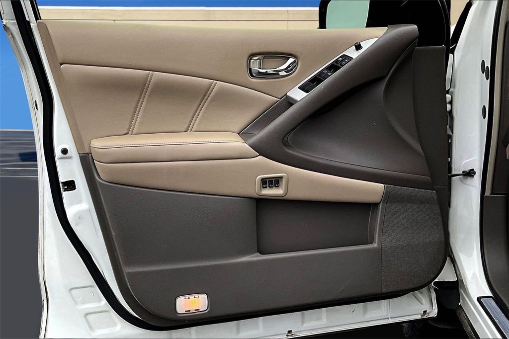 Used 2014 Nissan Murano SL w/ Navigation Package image 19