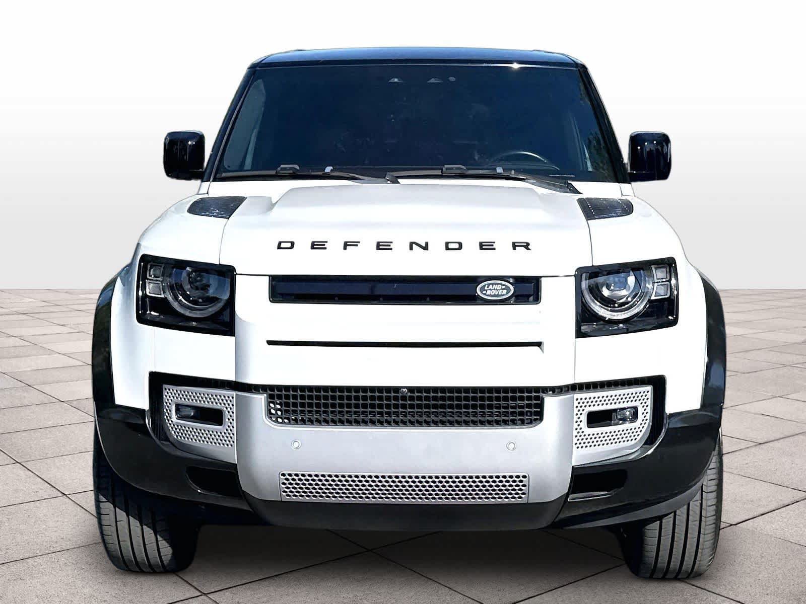 Used 2023 Land Rover Defender 110 SE AWD/4WD image 3