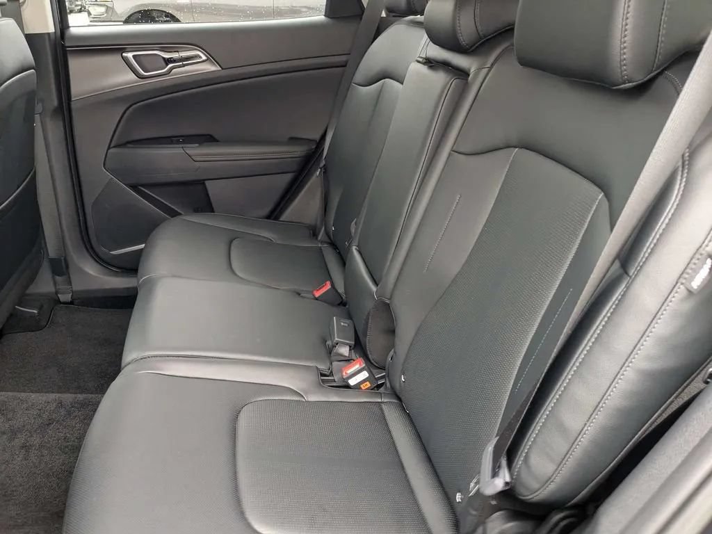Used 2026 Kia Sportage EX FWD image 15