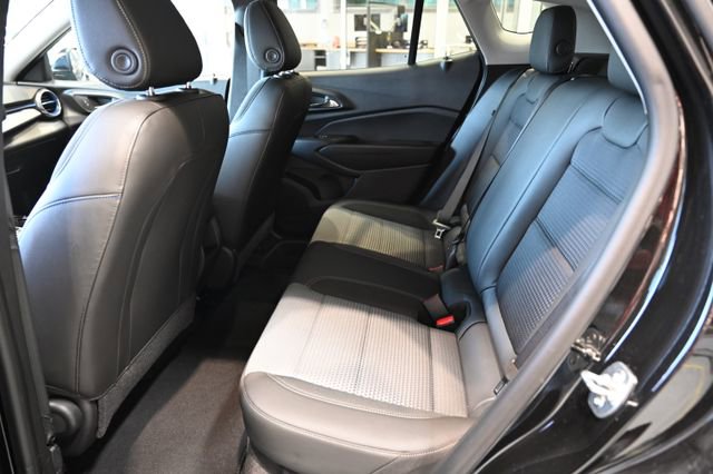 Used 2025 Chevrolet Trax LT w/ Driver Confidence Package FWD image 11