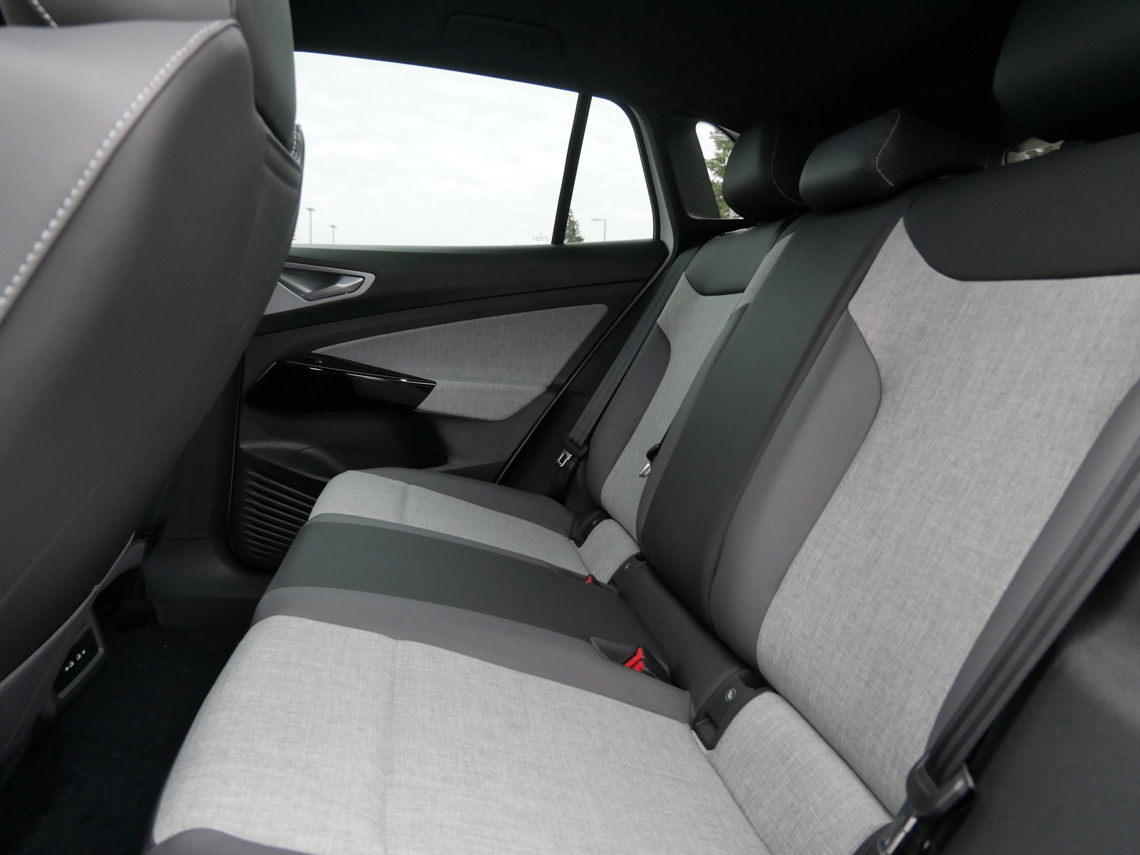 New 2026 Volkswagen ID.4 Pro image 5