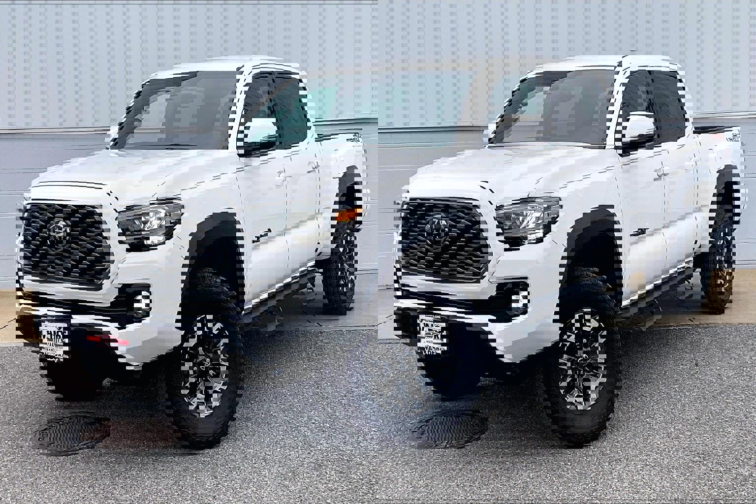 Used 2023 Toyota Tacoma TRD Off-Road image 2