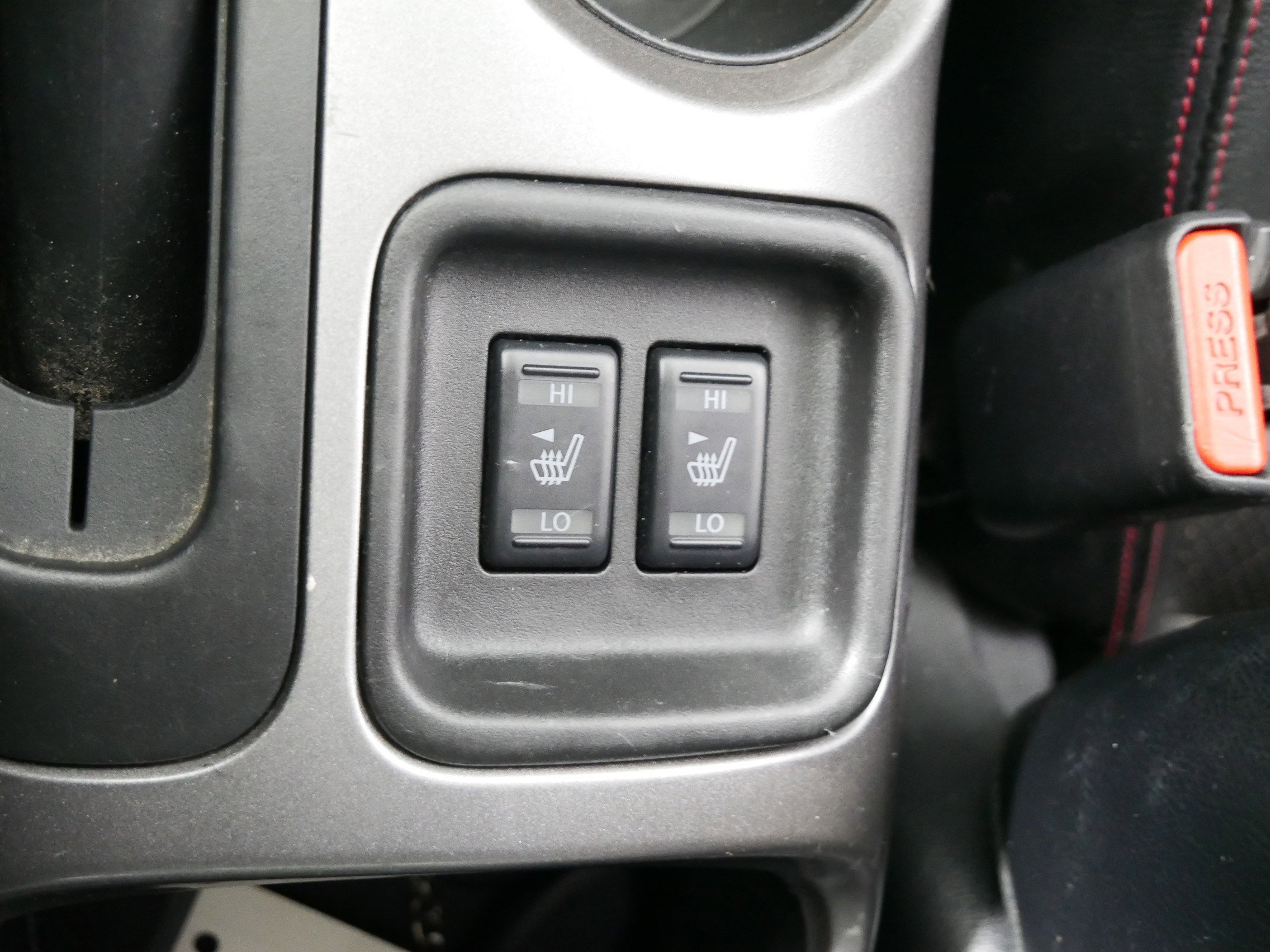 Used 2014 Nissan Juke SL image 32