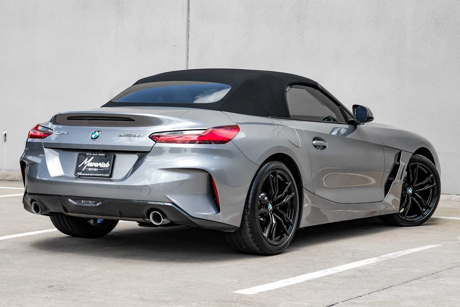 Used 2024 BMW Z4 sDrive30i w/ Convenience Package RWD image 16