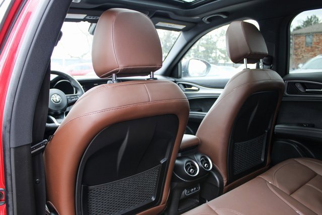 Used 2024 Alfa Romeo Stelvio Ti image 35