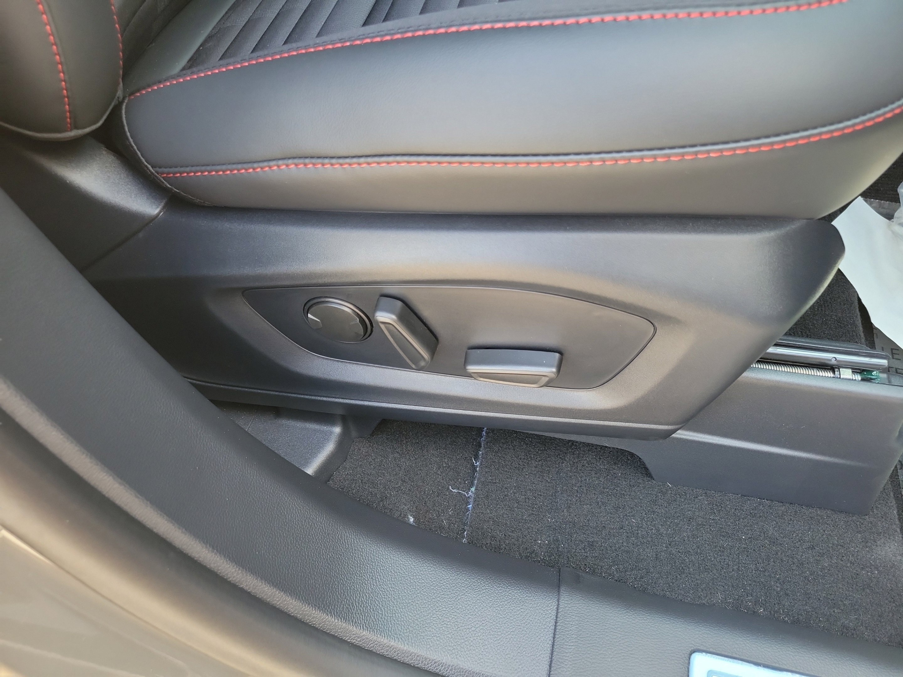 New 2026 Ford Explorer ST-Line w/ ST-Line Street Pack RWD image 11