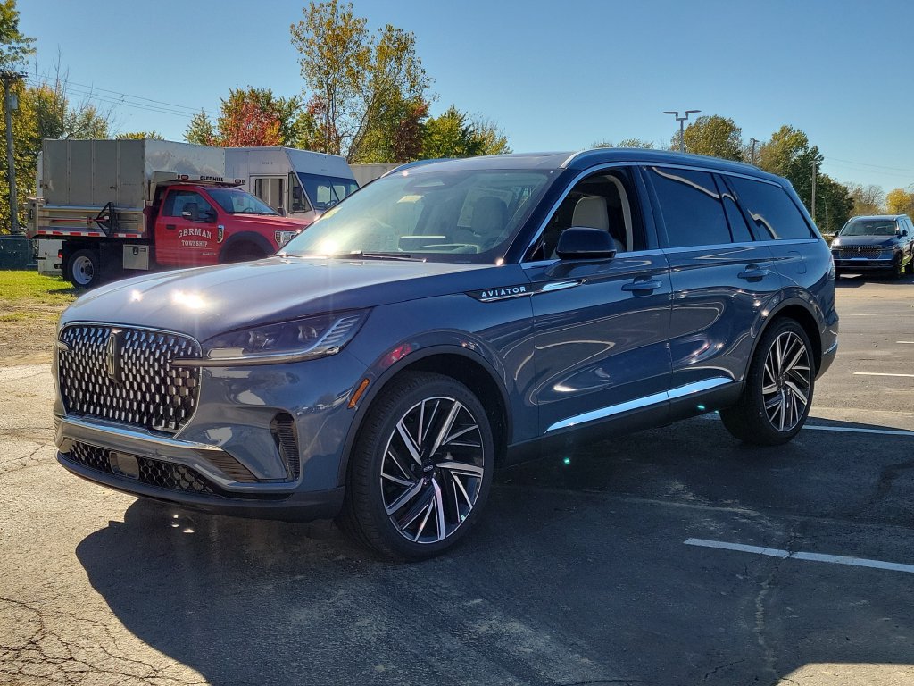 New 2027 Lincoln Aviator Reserve AWD/4WD image 8