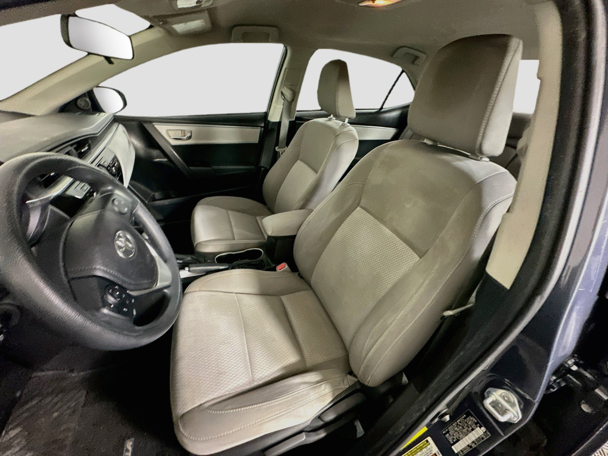 Used 2015 Toyota Corolla LE FWD image 13