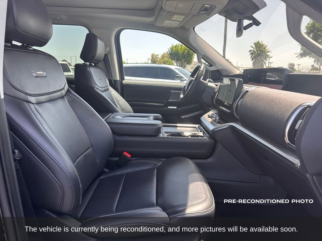 Used 2025 Ford Expedition Max Platinum AWD/4WD image 15