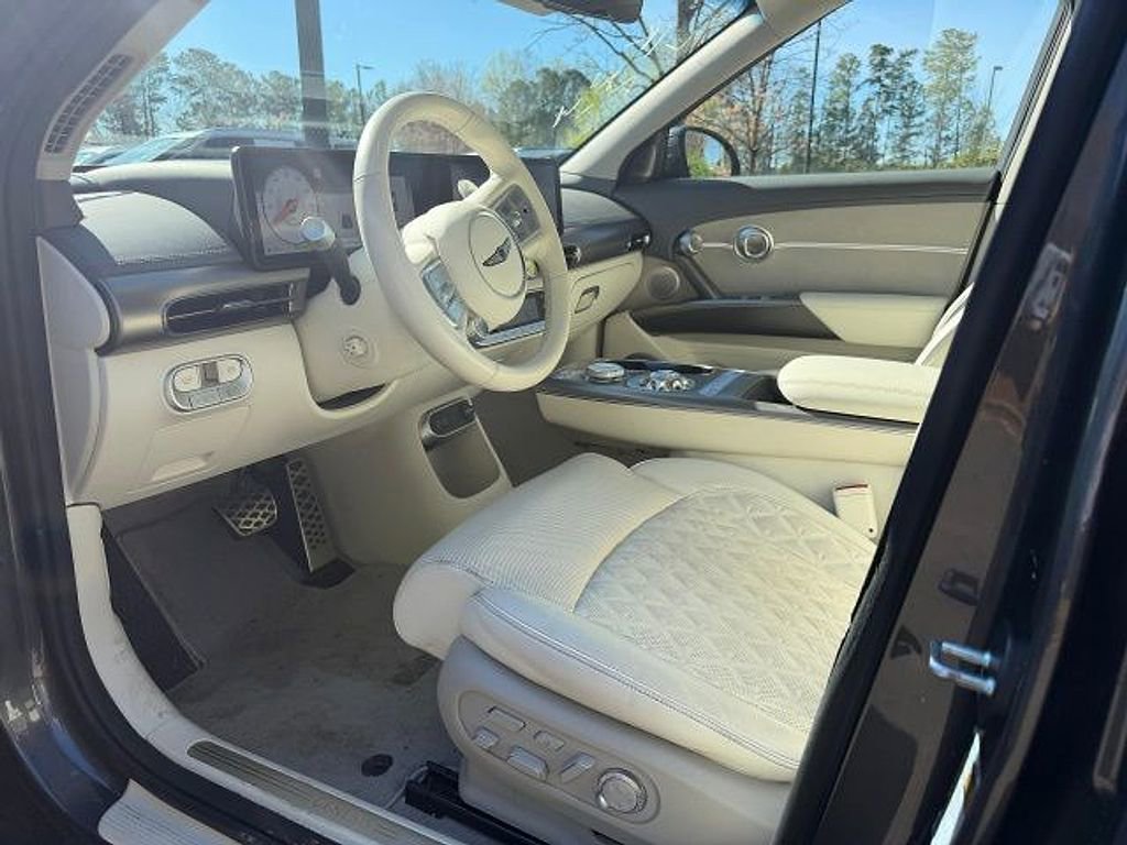 Used 2023 Genesis GV60 Performance image 3