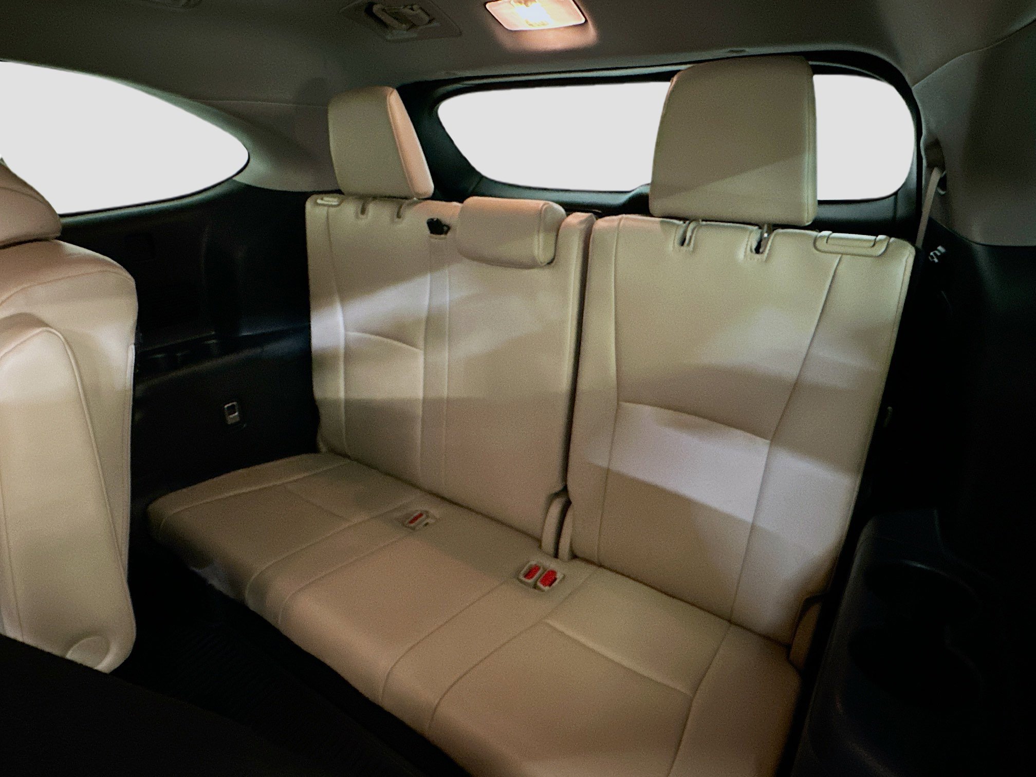 Used 2023 Toyota Highlander XLE image 30