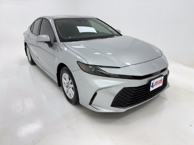 Used 2026 Toyota Camry LE w/ Convenience Package FWD image 2