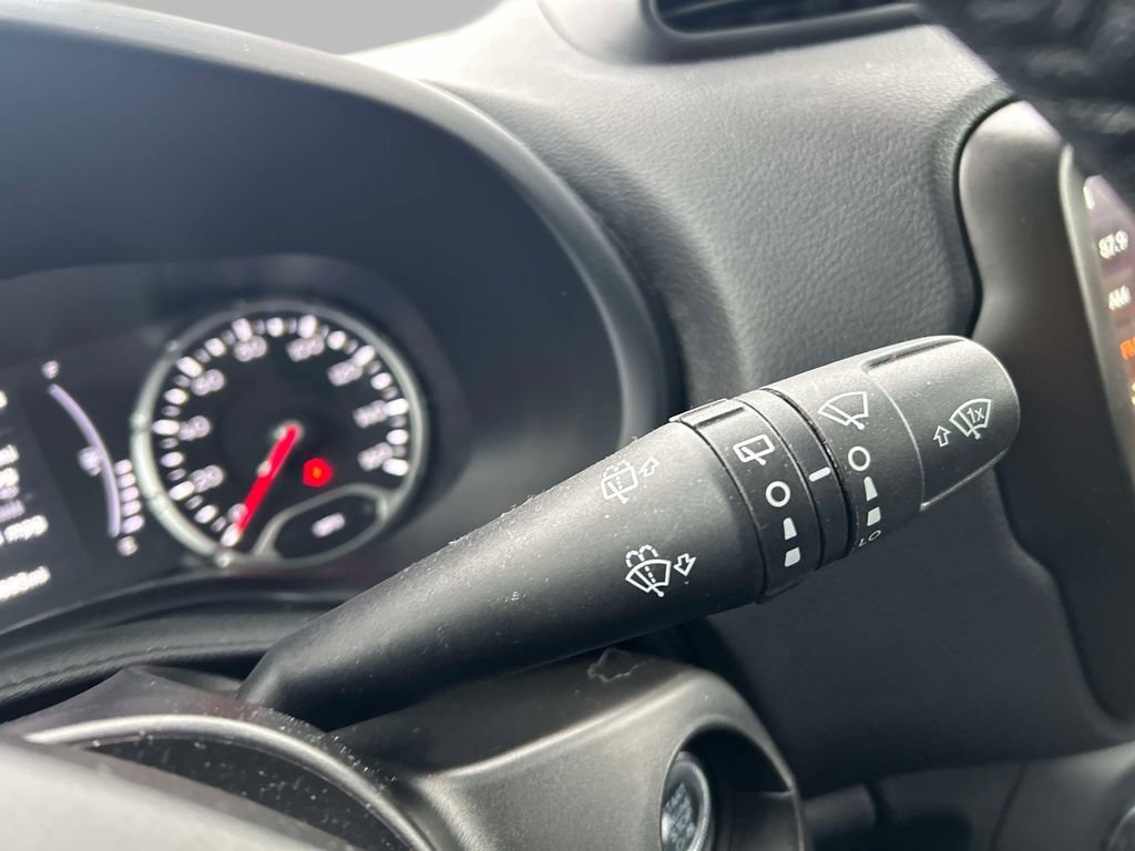Used 2023 Jeep Renegade Latitude w/ Premium Group image 25