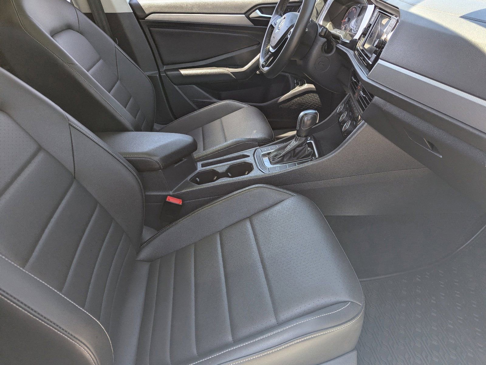 Used 2021 Volkswagen Jetta SE FWD image 11