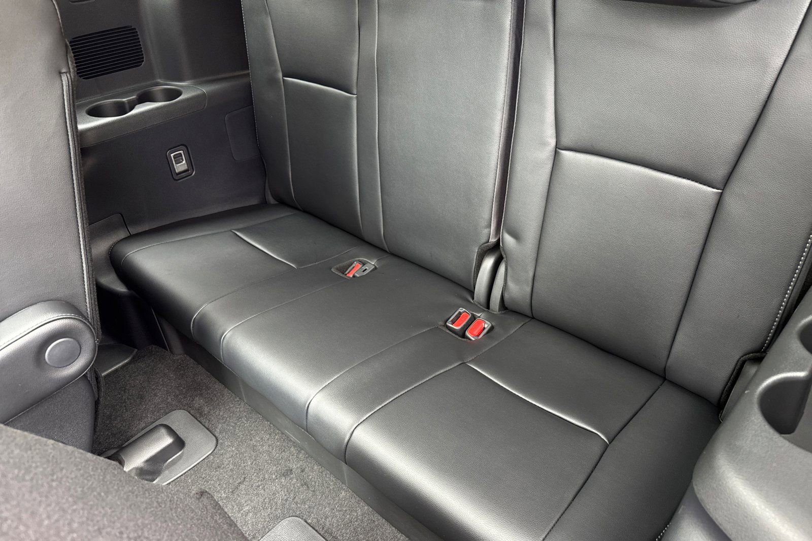 New 2026 Toyota Highlander Platinum AWD/4WD image 17