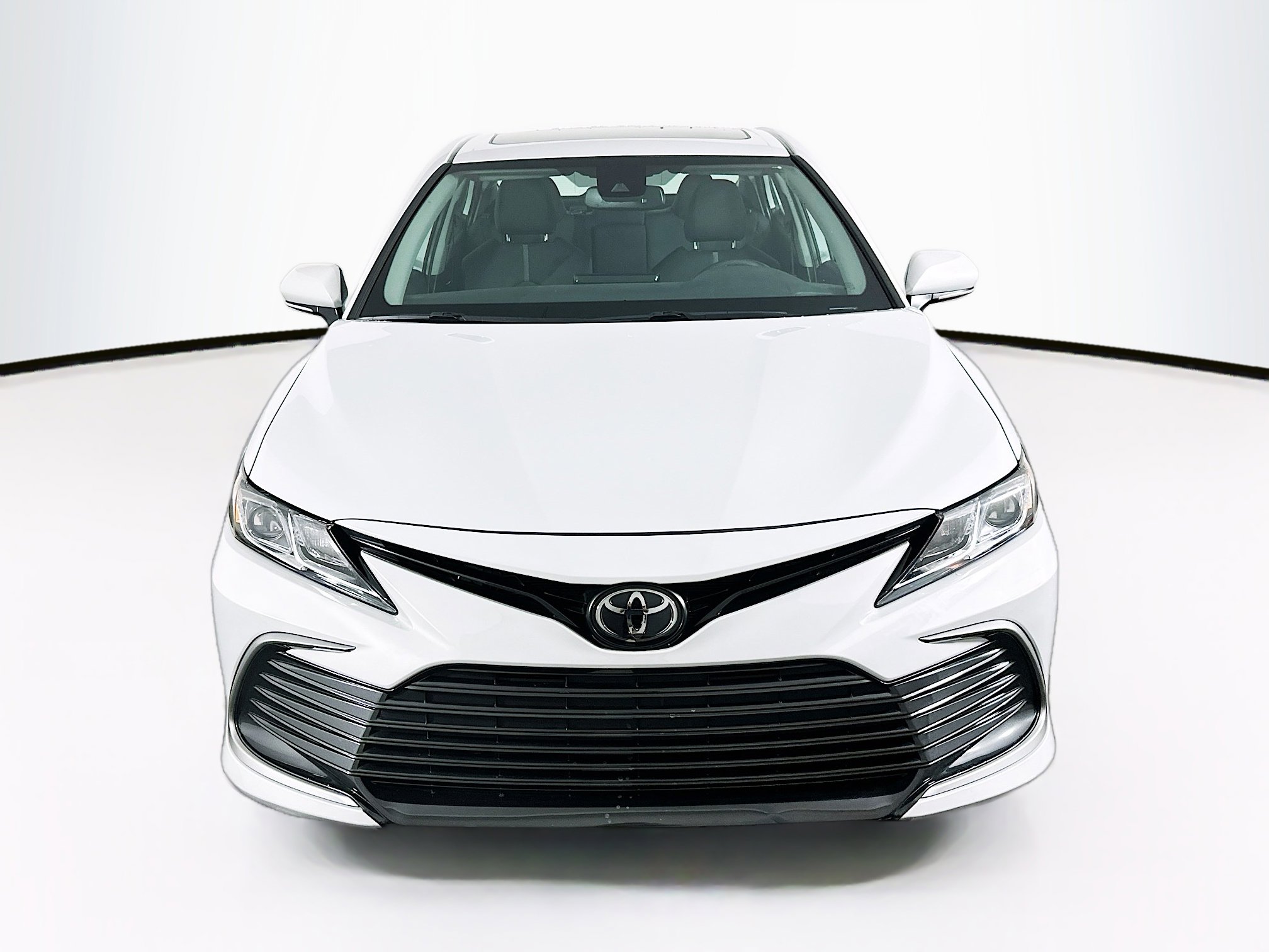 Used 2024 Toyota Camry LE w/ Convenience Package FWD image 2
