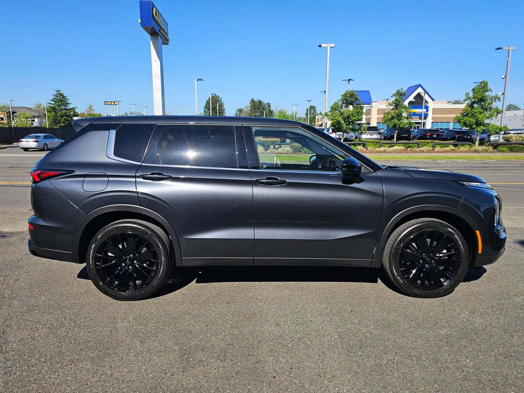 New 2026 Mitsubishi Outlander LE AWD/4WD image 4
